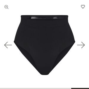 SKIMS Seamless Sculpt: Mid Waist Brief